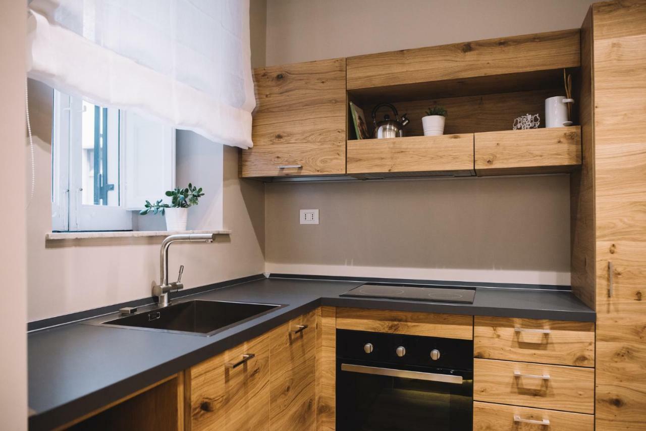 Four Elements Apartments คาตาเนีย ภายนอก รูปภาพ