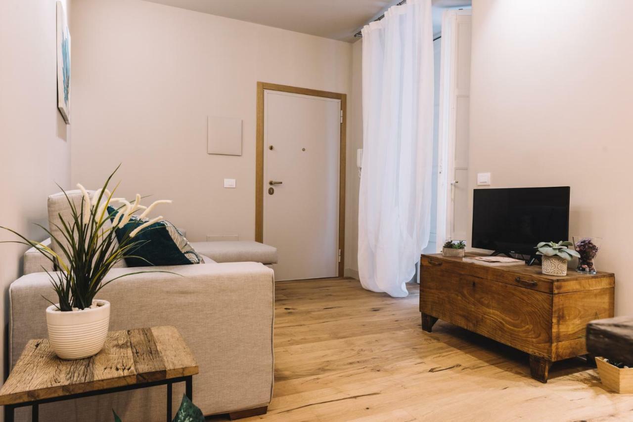 Four Elements Apartments คาตาเนีย ภายนอก รูปภาพ