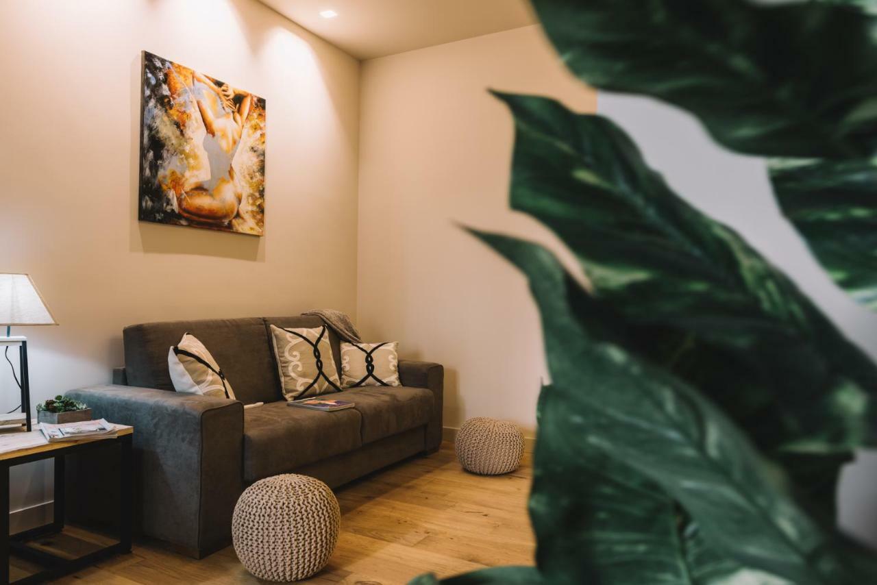 Four Elements Apartments คาตาเนีย ภายนอก รูปภาพ