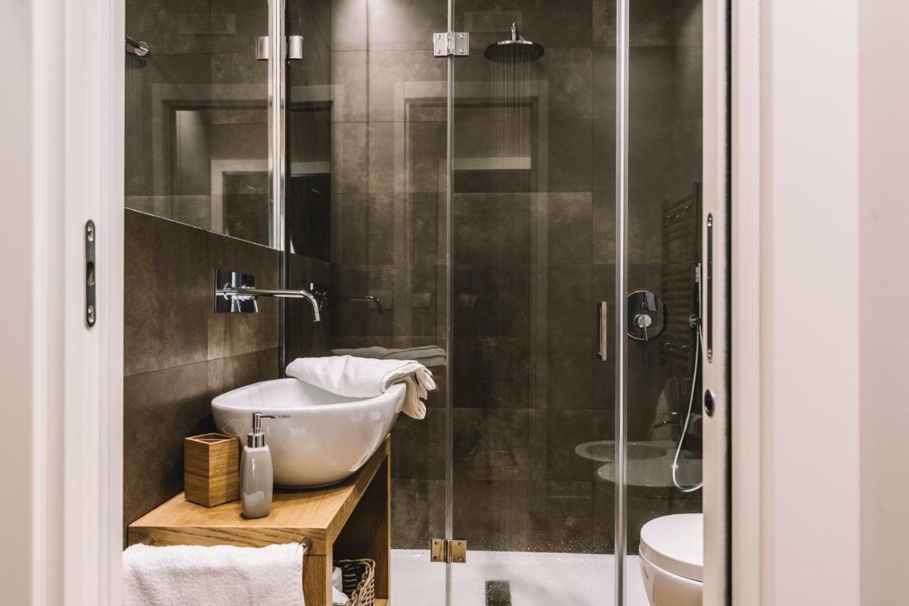 Four Elements Apartments คาตาเนีย ภายนอก รูปภาพ