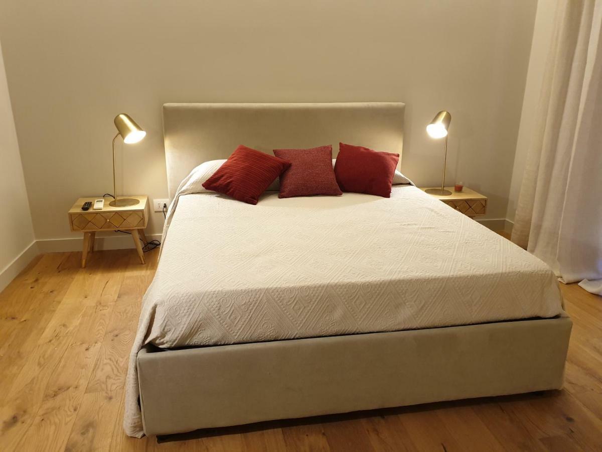Four Elements Apartments คาตาเนีย ภายนอก รูปภาพ