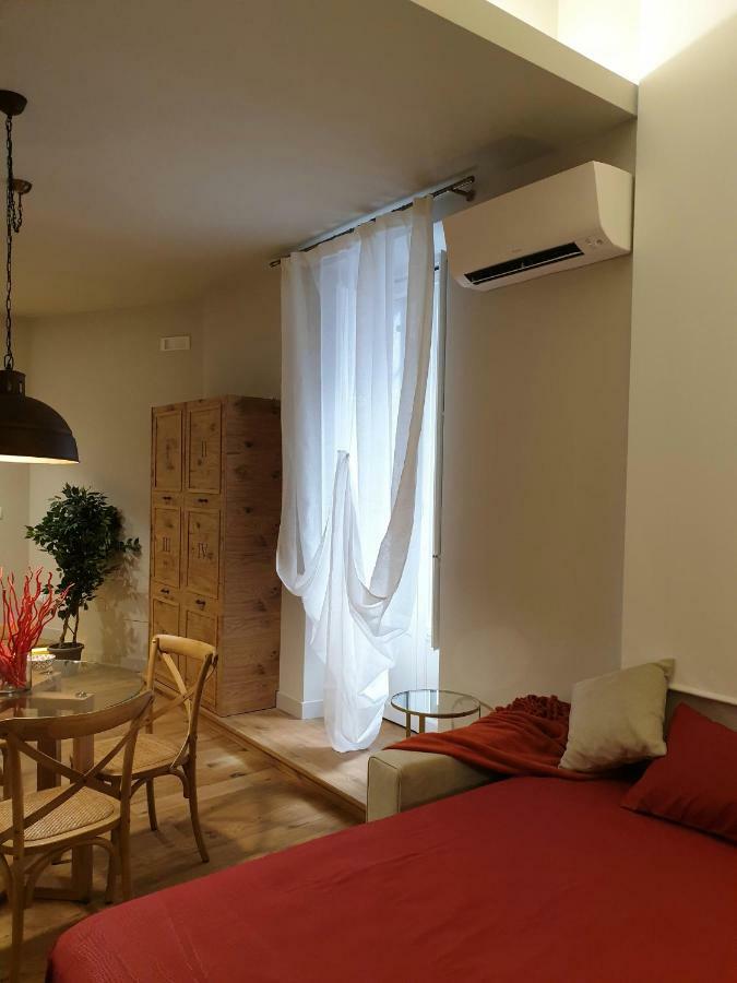 Four Elements Apartments คาตาเนีย ภายนอก รูปภาพ